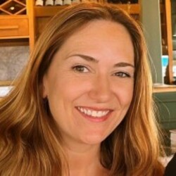 Headshot of Laura Pollock