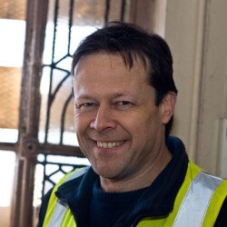 Lee Craven headshot