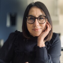 Karen Phillips headshot